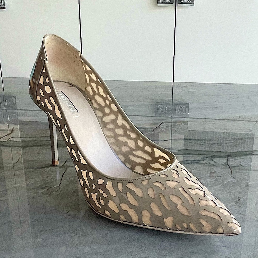 Giorgio Armani - Tan Pointed Toe Pump